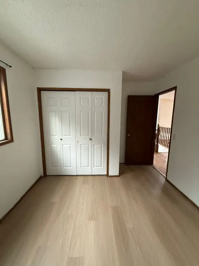 Rental: NW Edgemont bi-level House, 4 bed, three full baths - Photo 3