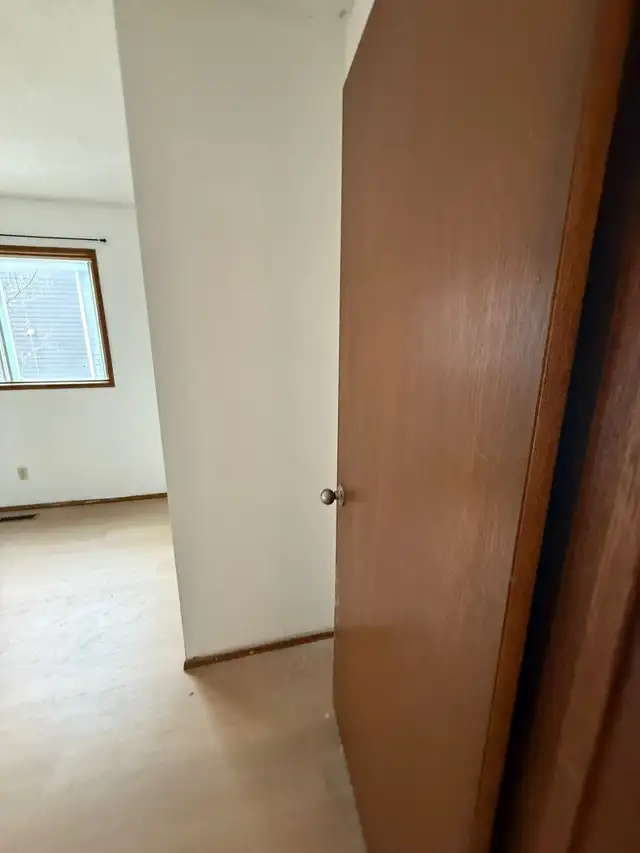 Rental: NW Edgemont bi-level House, 4 bed, three full baths - Photo 5