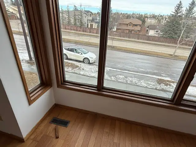 Rental: NW Edgemont bi-level House, 4 bed, three full baths - Photo 20