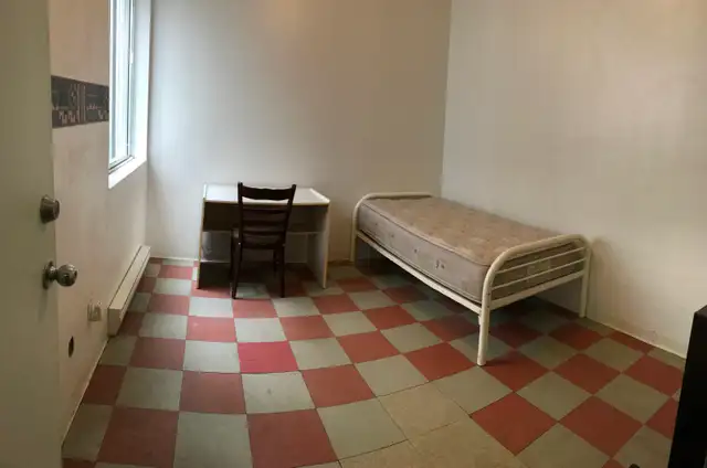 $700 / 180ft2 - A small studio near Metro stations Mont-Royal (M - Photo 3