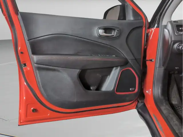 2021 Jeep Compass Trailhawk Elite | 4x4 | Heated Seats - Photo 10