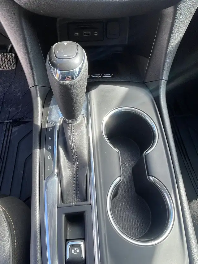 2020 Chevrolet Equinox Premier AWD - Photo 16