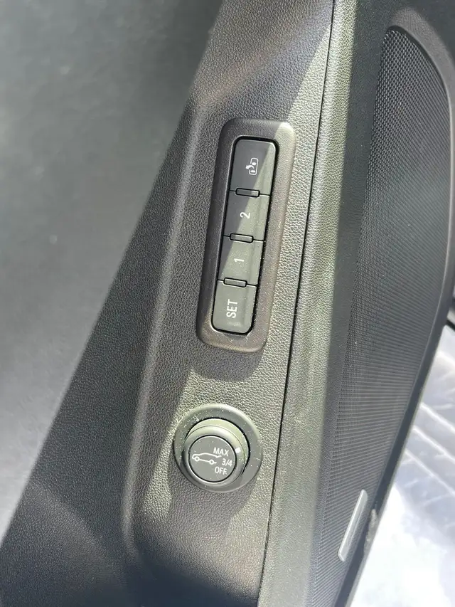 2020 Chevrolet Equinox Premier AWD - Photo 20