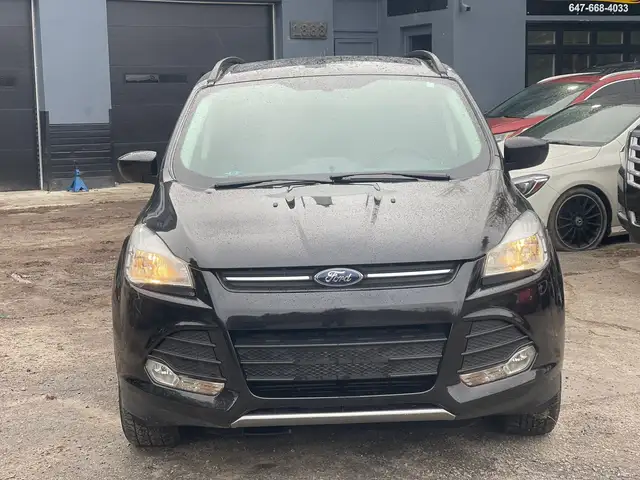 2014 Ford Escape SE - Photo 2