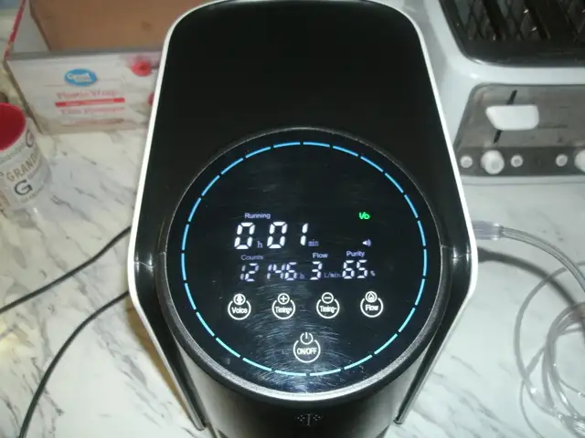 OXYGEN CONCENTRATOR - Photo 2