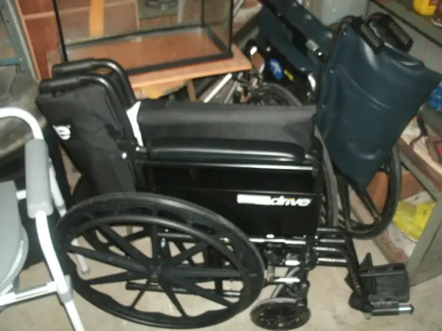 WHEEL CHAIR