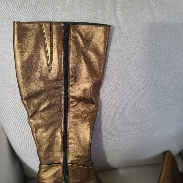 Stylish women leather boots Size 8.5 - Photo 5