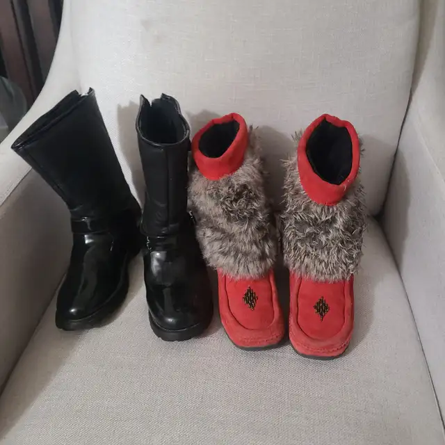 Girls winter boots Size 4