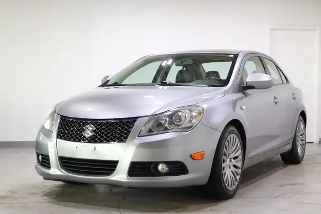 2011 Suzuki Kizashi S - Photo 2
