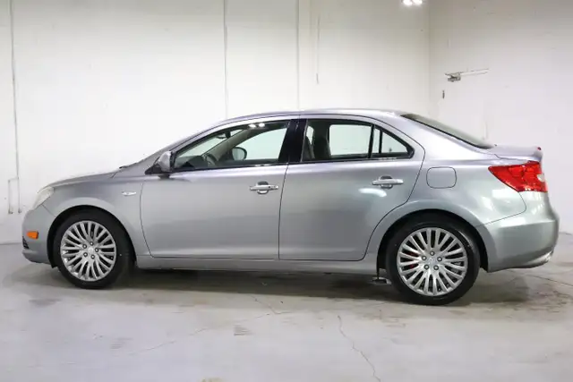 2011 Suzuki Kizashi S - Photo 3