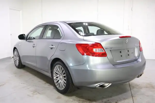 2011 Suzuki Kizashi S - Photo 4