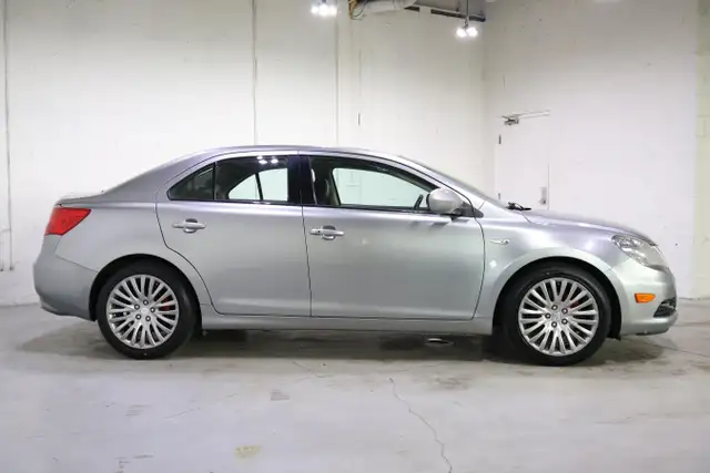 2011 Suzuki Kizashi S - Photo 7