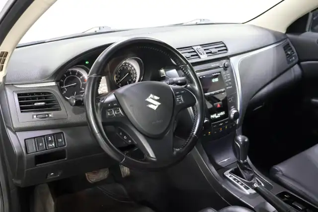 2011 Suzuki Kizashi S - Photo 13