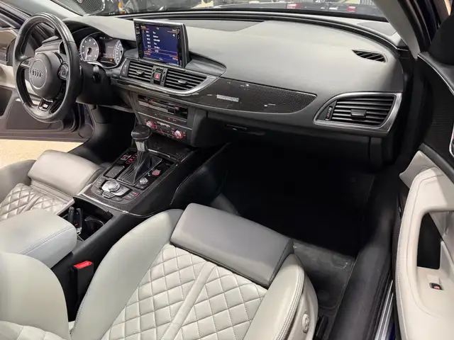 2013 Audi S6 quattro 4.0T VERY RARE FIND - Photo 17
