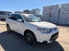 2015 Mitsubishi Outlander GT : 7 Passenger, Well Serviced - Photo 3