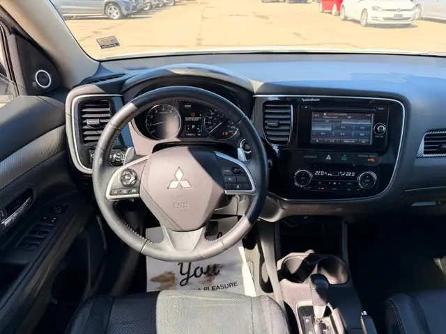 2015 Mitsubishi Outlander GT : 7 Passenger, Well Serviced - Photo 7