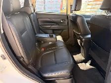 2015 Mitsubishi Outlander GT : 7 Passenger, Well Serviced - Photo 10