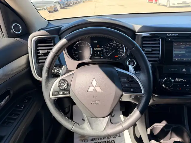 2015 Mitsubishi Outlander GT : 7 Passenger, Well Serviced - Photo 14