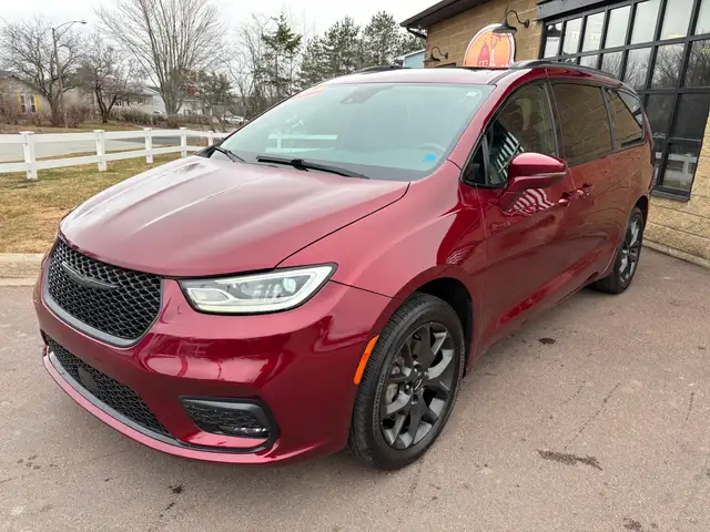 2021 Chrysler Pacifica Touring L Panoramic Sunroof! Remote St... - Photo 3