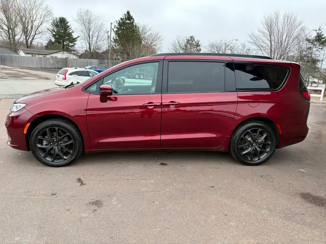 2021 Chrysler Pacifica Touring L Panoramic Sunroof! Remote St... - Photo 4