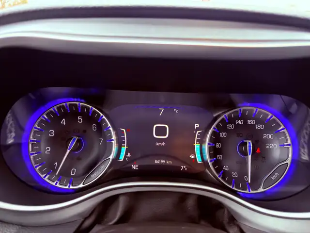 2021 Chrysler Pacifica Touring L Panoramic Sunroof! Remote St... - Photo 15