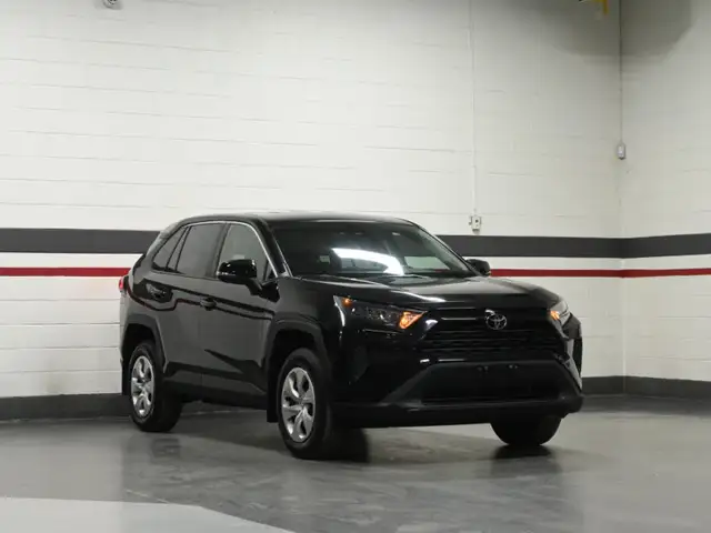 2024 Toyota RAV4 LE No Accident Radar Cruise Lane Assist Blind S - Photo 3