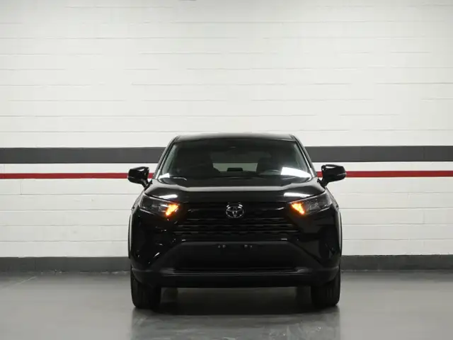 2024 Toyota RAV4 LE No Accident Radar Cruise Lane Assist Blind S - Photo 4