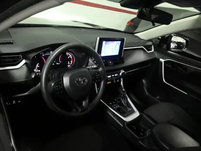 2024 Toyota RAV4 LE No Accident Radar Cruise Lane Assist Blind S - Photo 10