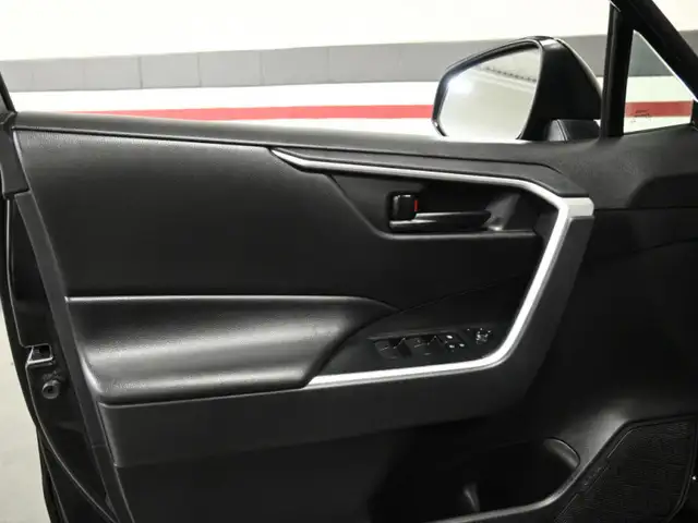 2024 Toyota RAV4 LE No Accident Radar Cruise Lane Assist Blind S - Photo 11