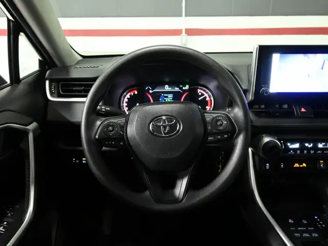 2024 Toyota RAV4 LE No Accident Radar Cruise Lane Assist Blind S - Photo 12