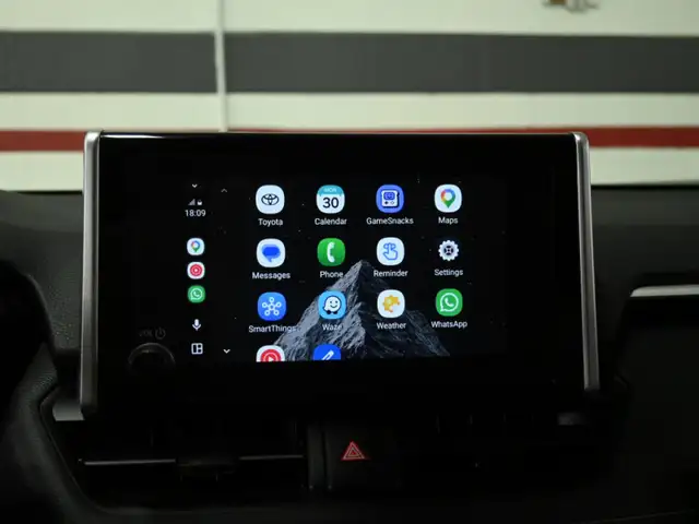 2024 Toyota RAV4 LE No Accident Radar Cruise Lane Assist Blind S - Photo 17