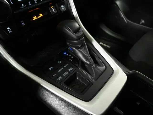 2024 Toyota RAV4 LE No Accident Radar Cruise Lane Assist Blind S - Photo 20