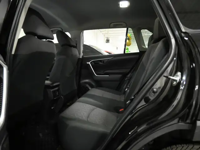 2024 Toyota RAV4 LE No Accident Radar Cruise Lane Assist Blind S - Photo 22