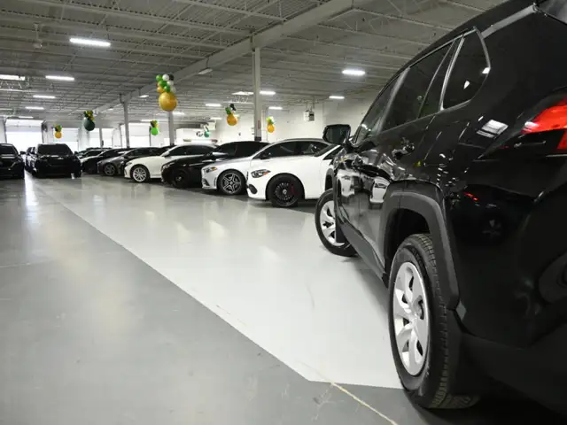 2024 Toyota RAV4 LE No Accident Radar Cruise Lane Assist Blind S - Photo 23