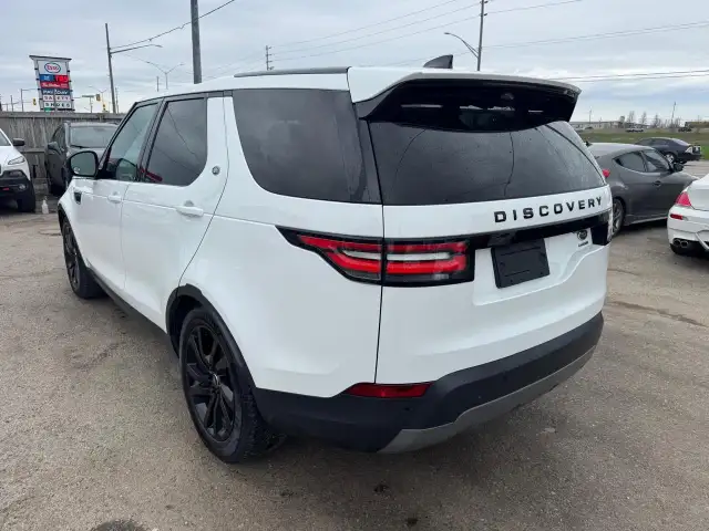 2017 Land Rover Discovery HSE, 7 PASSENGER, WELL SERVICED, LOADE - Photo 2