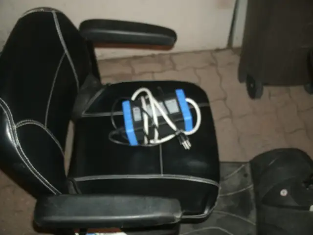 INVACARE COLIBRI MOBILITY SCOOTER - Photo 7