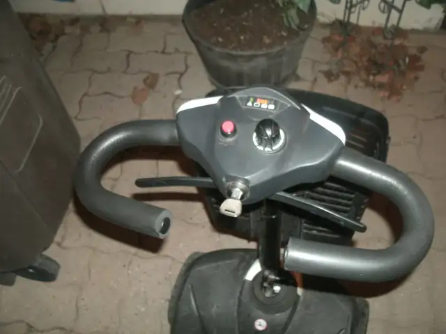 INVACARE COLIBRI MOBILITY SCOOTER - Photo 8