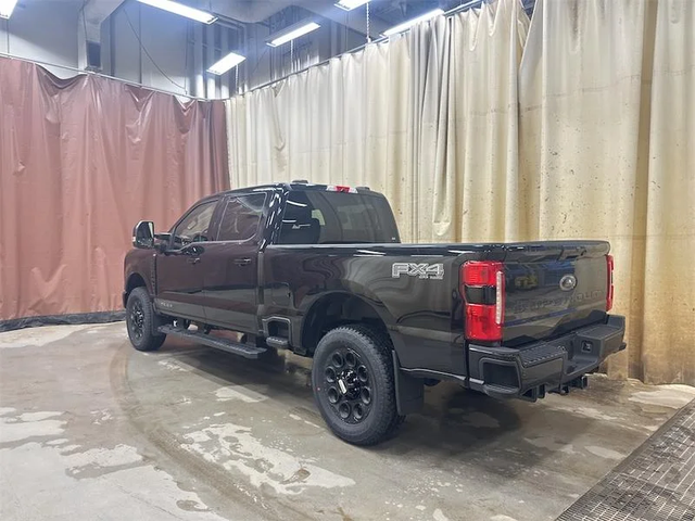 2026 FORD F-350 Super Duty Lariat - Photo 4