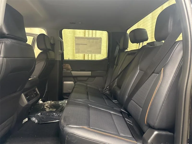 2026 FORD F-350 Super Duty Lariat - Photo 12