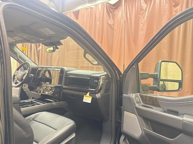 2026 FORD F-350 Super Duty Lariat - Photo 15