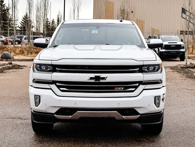 2017 Chevrolet Silverado 1500 LTZ 5.3L - Photo 3