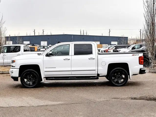 2017 Chevrolet Silverado 1500 LTZ 5.3L - Photo 10
