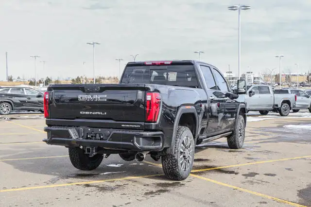 2026 GMC Sierra 3500HD Denali Ultimate - Photo 9