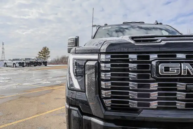 2026 GMC Sierra 3500HD Denali Ultimate - Photo 11