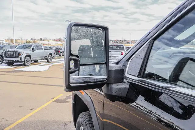 2026 GMC Sierra 3500HD Denali Ultimate - Photo 14