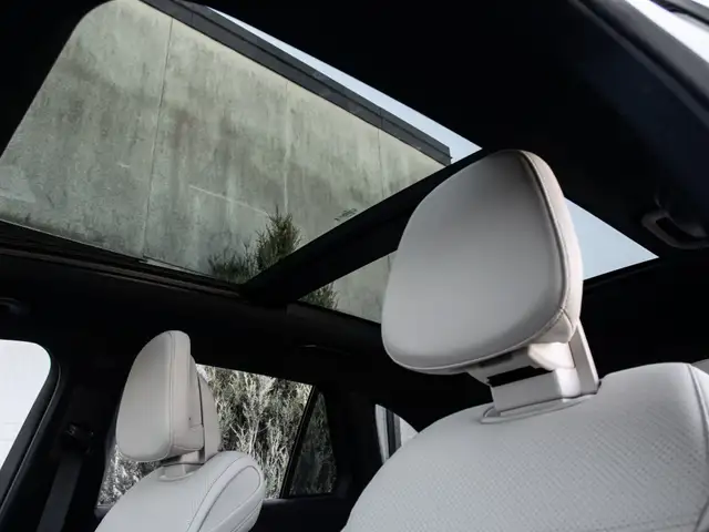 2023 Mercedes-Benz GLC-Class GLC 300|NAV|SUNROOF|HEATED SEATS|CR - Photo 11