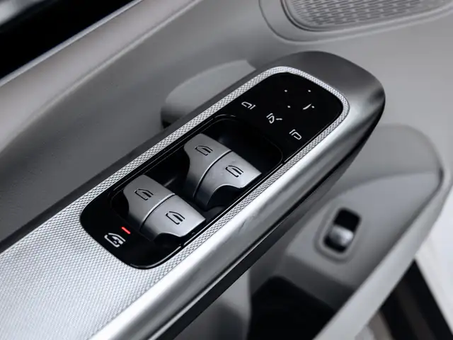 2023 Mercedes-Benz GLC-Class GLC 300|NAV|SUNROOF|HEATED SEATS|CR - Photo 13