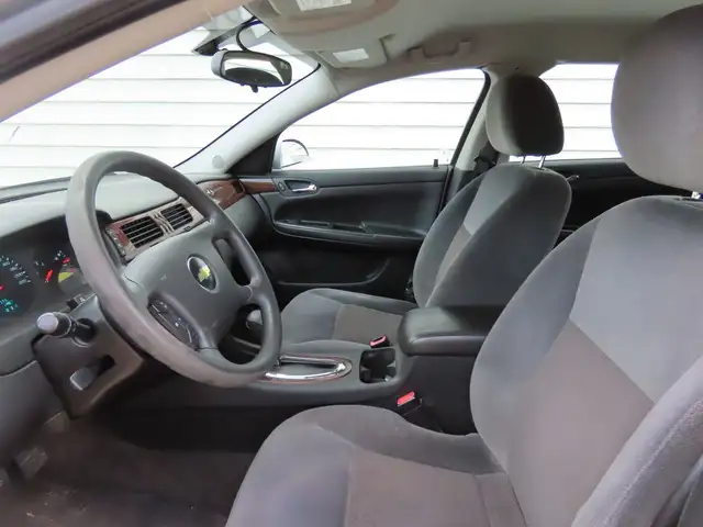 2011 Chevrolet Impala LS - Photo 9