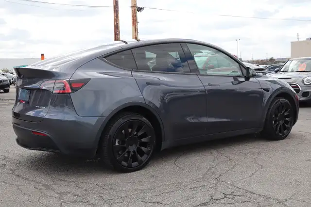 2022 Tesla Model Y - Photo 7