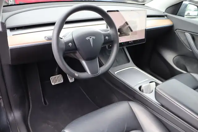 2022 Tesla Model Y - Photo 9